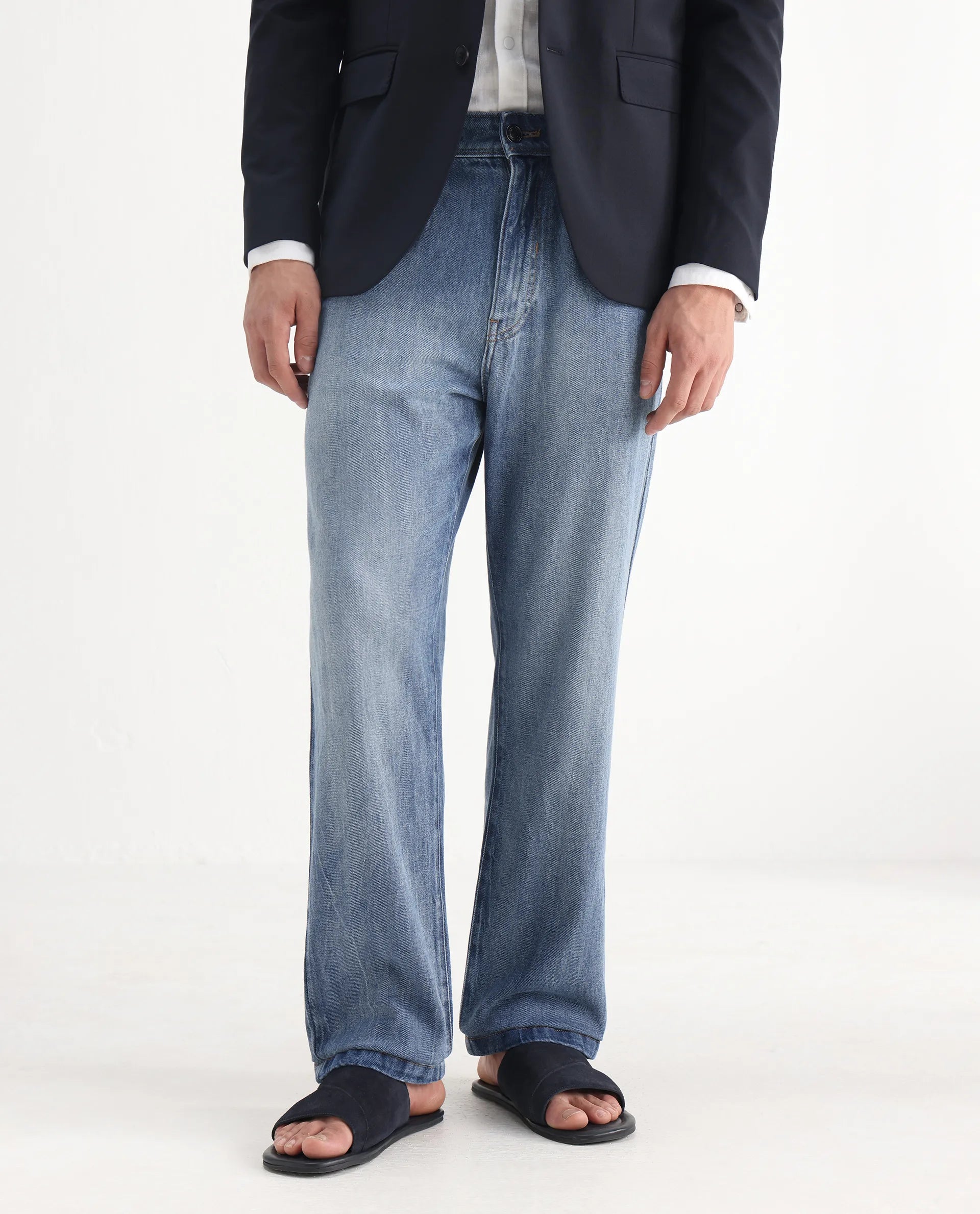 Rare Rabbit Men's Bagg-2 Blue Cotton Fabric Mid Wash Mid Rise Plain Jeans