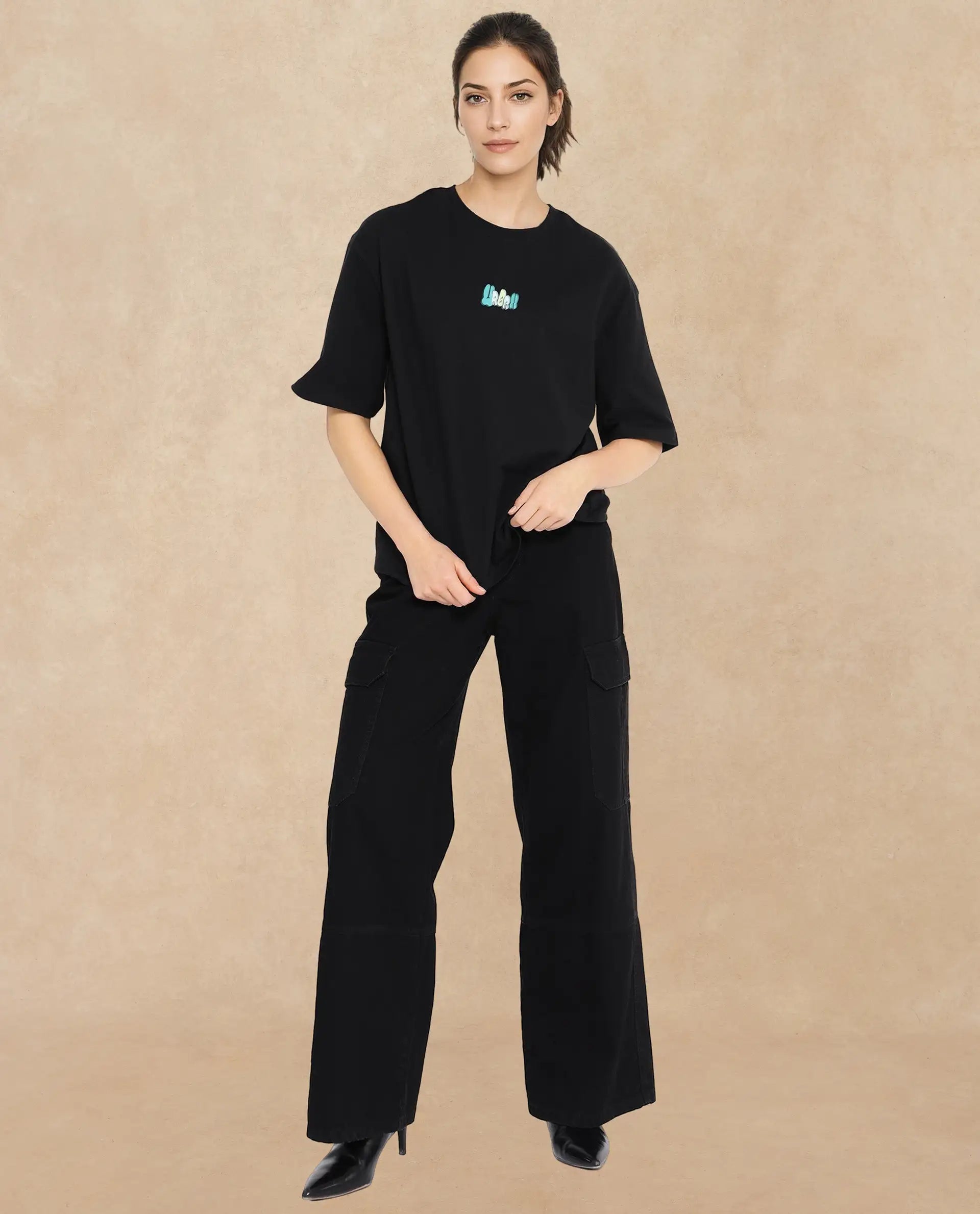 Rareism Women Earl Black Cotton Fabric Short Sleeve Crew Neck Solid T-Shirt