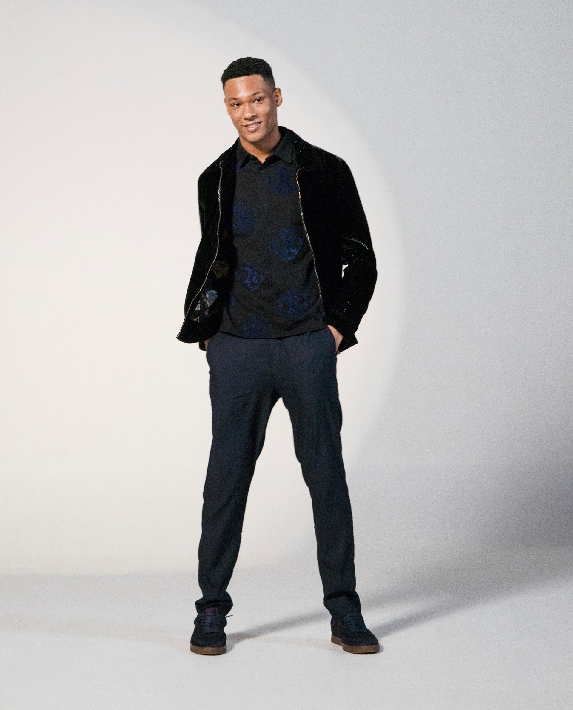 Rare Rabbit Men's Glade-1 Navy Solid Mid-Rise Regular Fit Trousers