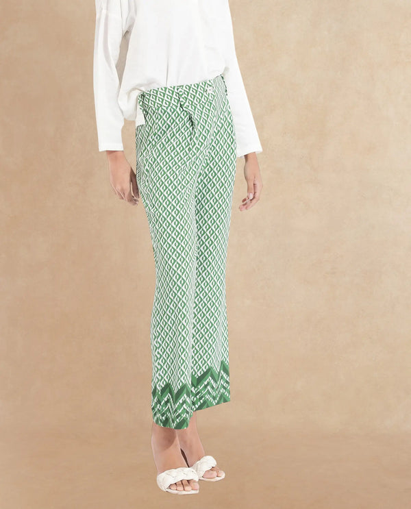Rareism Women Livornob Dark Green Button Closure Straight Fit Ankle Length Geometric Print Trouser