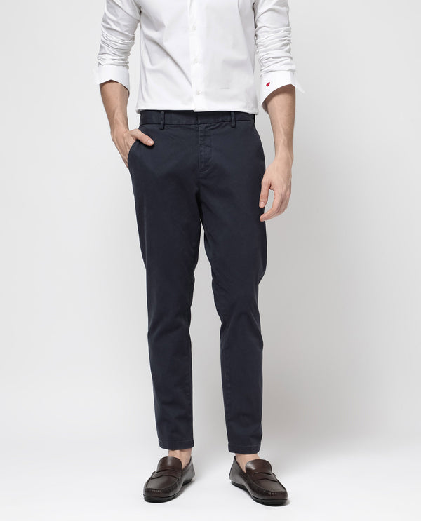 Rare Rabbit Mens Orany Navy Cotton Lycra Solid Mid Rise Overdyed Regular Fit Trouser