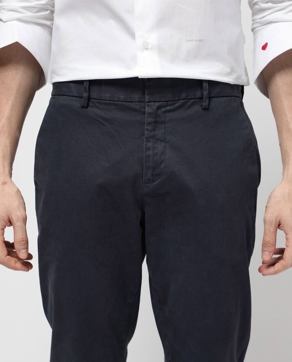 Rare Rabbit Mens Orany Navy Cotton Lycra Solid Mid Rise Overdyed Regular Fit Trouser