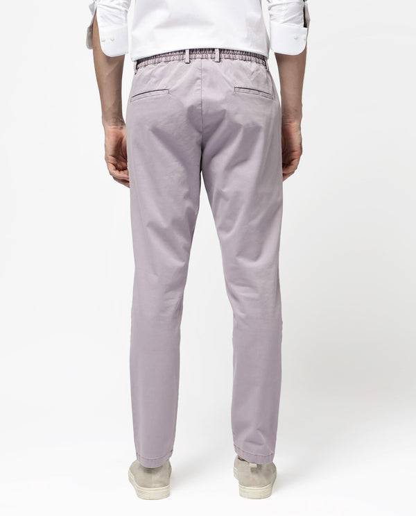 Rare Rabbit Mens Orany Pastel Purple Cotton Lycra Solid Mid Rise Overdyed Regular Fit Trouser