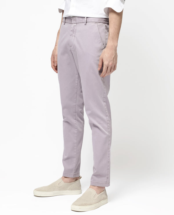 Rare Rabbit Mens Orany Pastel Purple Cotton Lycra Solid Mid Rise Overdyed Regular Fit Trouser