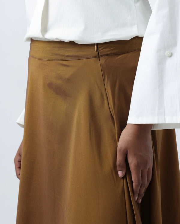 Rareism Women Yesmar Metallic Gold Zipper Closure Flared Maxi Plain Skirt