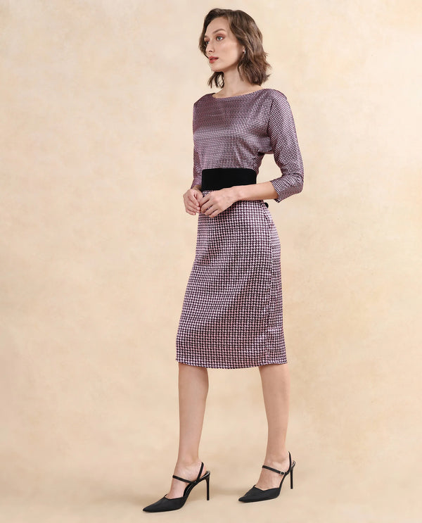 Rareism Women Abovyan Wine Polyester Fabric Full Sleeve Boat Neck Zipper Closure Straight Fit Midi Geometric Print Dress