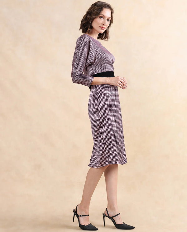 Rareism Women Abovyan Wine Polyester Fabric Full Sleeve Boat Neck Zipper Closure Straight Fit Midi Geometric Print Dress