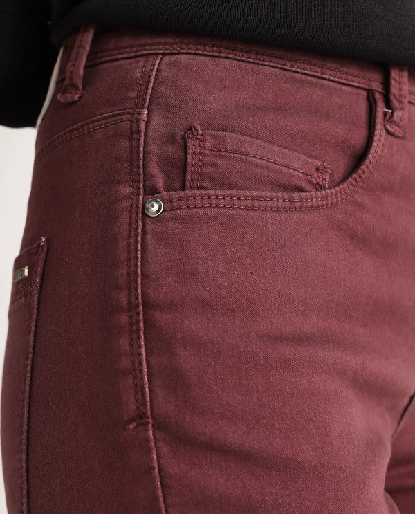Rareism Women Admiral Maroon Cotton Lycra Fabric Mid Rise Solid Regular Fit Ankle Length Jeans