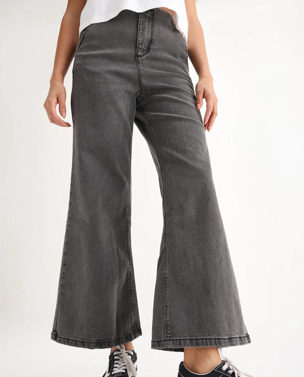 Rareism Women Adonis Black Cotton Lycra Fabric High Rise Solid Relaxed Fit Ankle Length Jeans