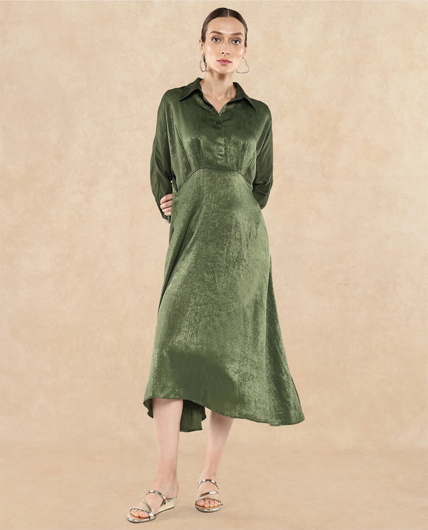 Rareism Women Airbaz Olive Velvet Satin Kimono Sleeve Collared Neck Button Closure A-Line Midi Plain Dress