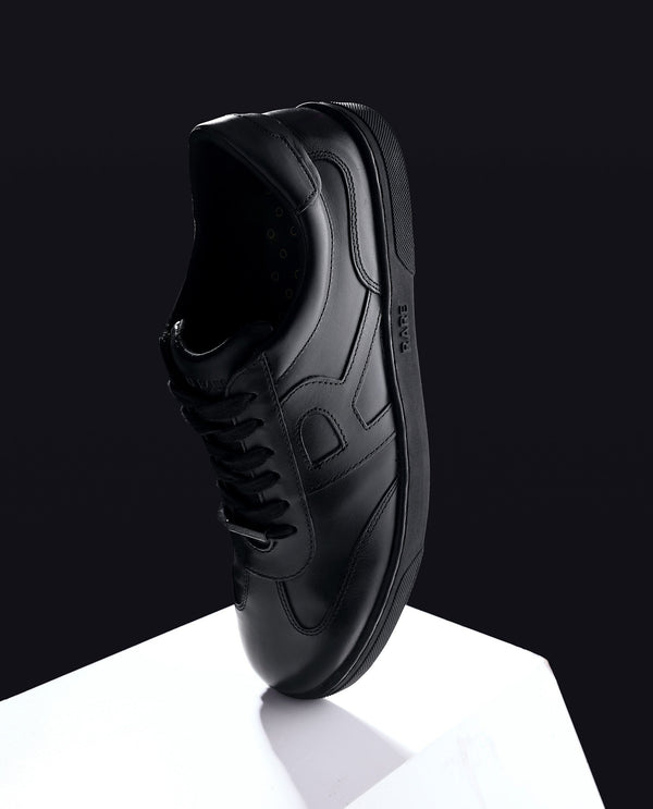 Rare Rabbit Mens Merc Black Round Toe Genuine Leather Lace Up Low Top Sneaker Shoes