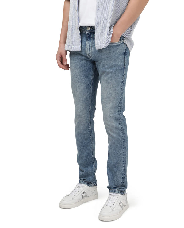 Rare Rabbit Men Anton Light Blue Cotton Polyester Fabric Mid Wash Slim Fit Plain Denim Pant