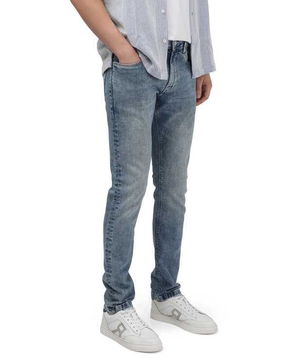 Rare Rabbit Men Anton Light Blue Cotton Polyester Fabric Mid Wash Slim Fit Plain Denim Pant