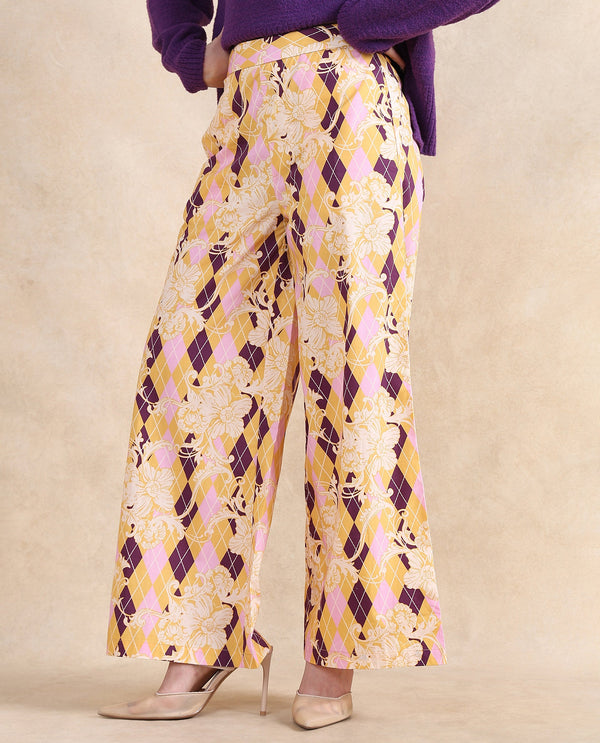 Rareism Women Bari Light Multi Cotton Fabric Zipper Closure Wide Fit Ankle Length Geometric Print Trouser