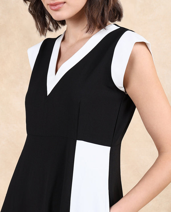 Rareism Women Bhinua Black Ruffled Sleeves V-Neck Zipper Closure Straight Fit Maxi Plain Dress