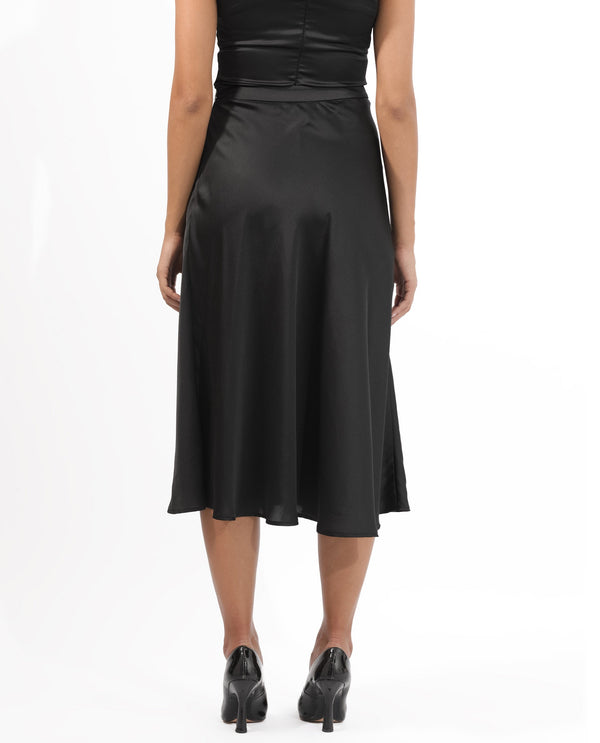Rareism Women Ailsa Black Polyester Fabric Zip Closure Regular Fit Plain Knee Length Skirt