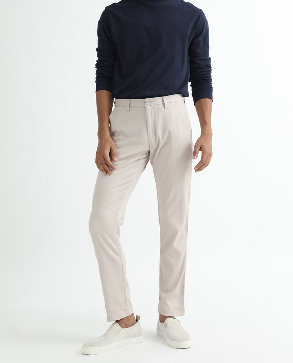 Rare Rabbit Men's Cellular Light Pink Solid Mid-Rise Regular Fit Twill Trouser