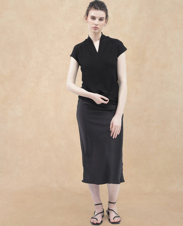 Rareism Women Deone Black Poly Viscose Elastane Fabric Regular Sleeves V-Neck  Boxy Fit Solid Top