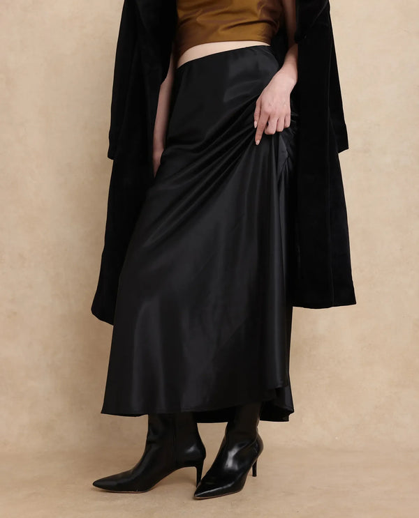 Rareism Women Derep-B Black Satin Zipper Closure Straight Fit Ankle Length Plain Skirt