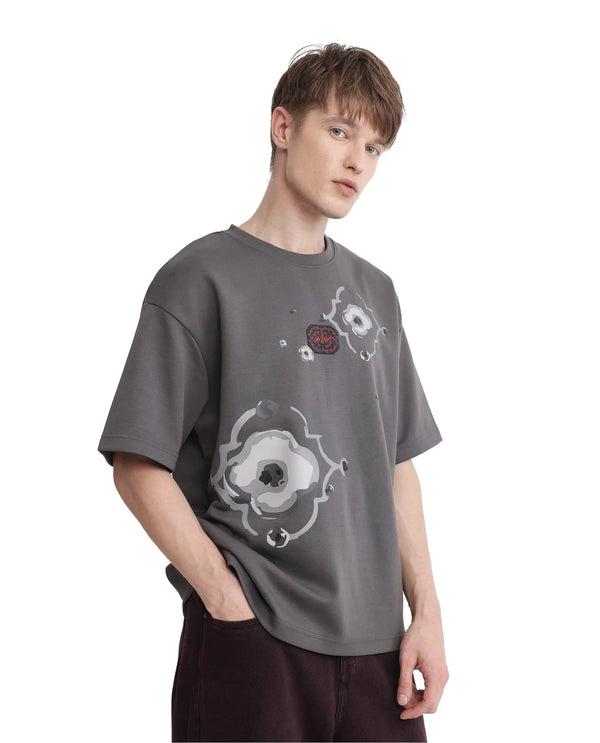 Rare Rabbit Men Fonz Dark Grey Cotton Poly Fabric Short Sleeve Crew Neck Oversized Fit Placement Graphic Print and Label on Chest T-Shirt