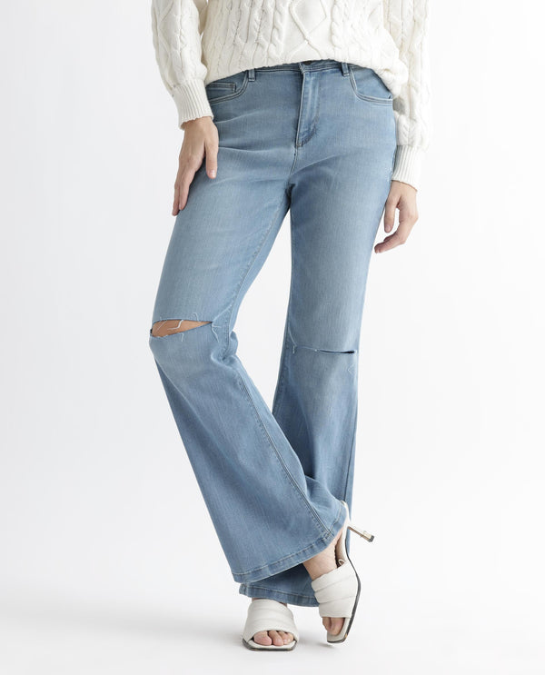 Rareism Women Fritillary Blue Cotton Lycra Fabric Mid Rise Solid Relaxed Fit Ankle Length Jeans