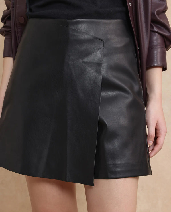 Rareism Women Gerro Black Polyester Fabric Short Plain Skirt
