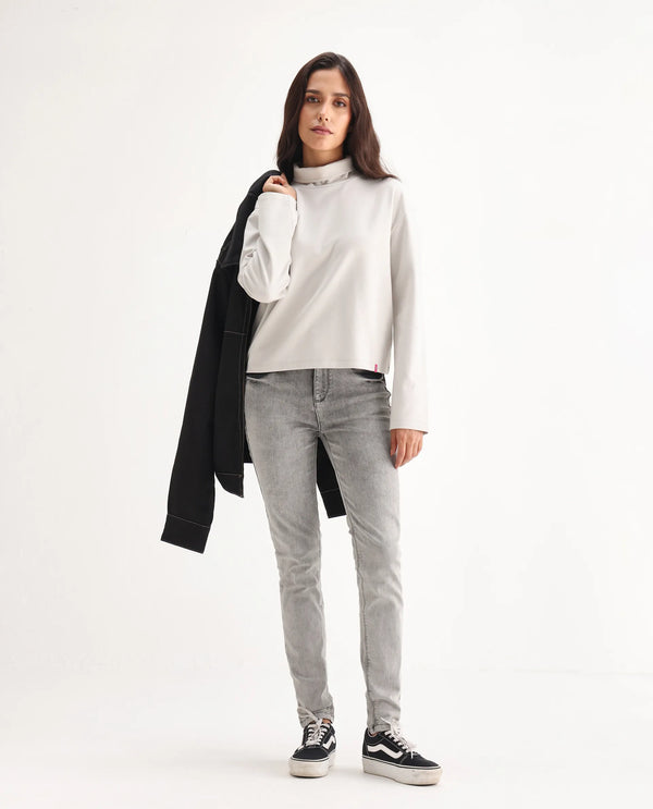Rareism Women Goliath Grey Cotton Lycra Fabric Mid Rise Solid Slim Fit Ankle Length Jeans