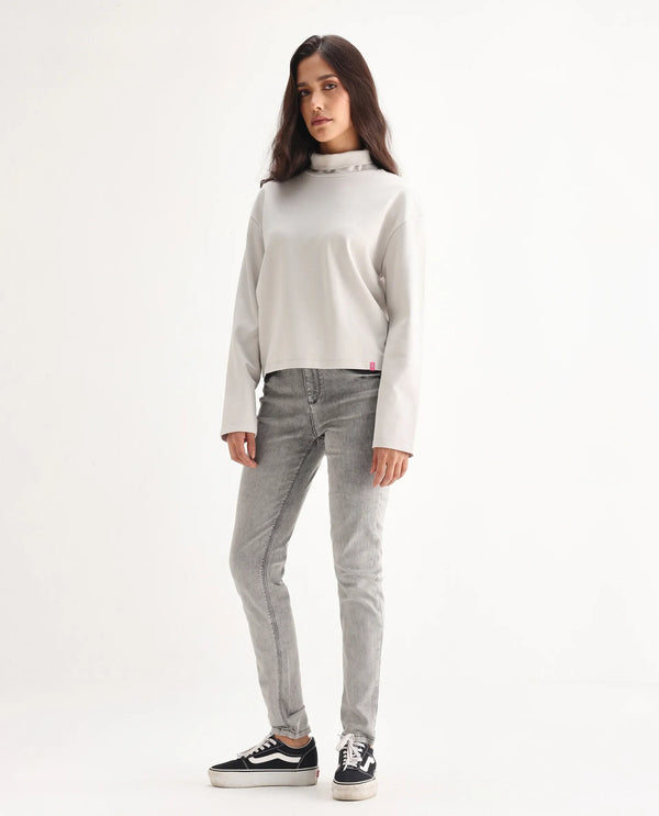 Rareism Women Goliath Grey Cotton Lycra Fabric Mid Rise Solid Slim Fit Ankle Length Jeans