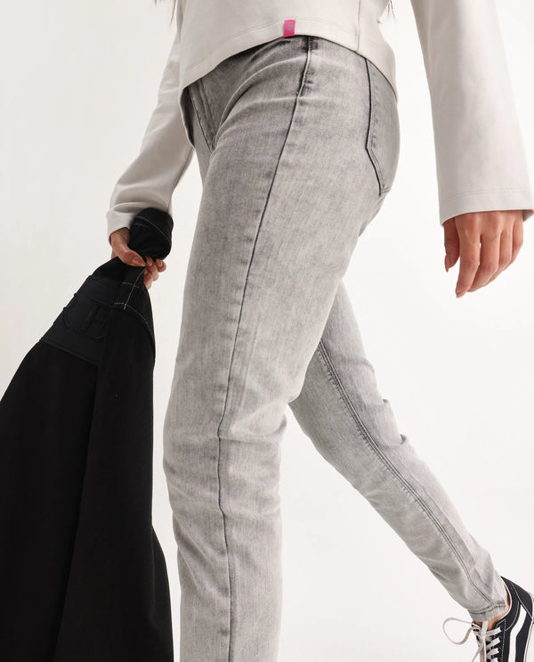 Rareism Women Goliath Grey Cotton Lycra Fabric Mid Rise Solid Slim Fit Ankle Length Jeans