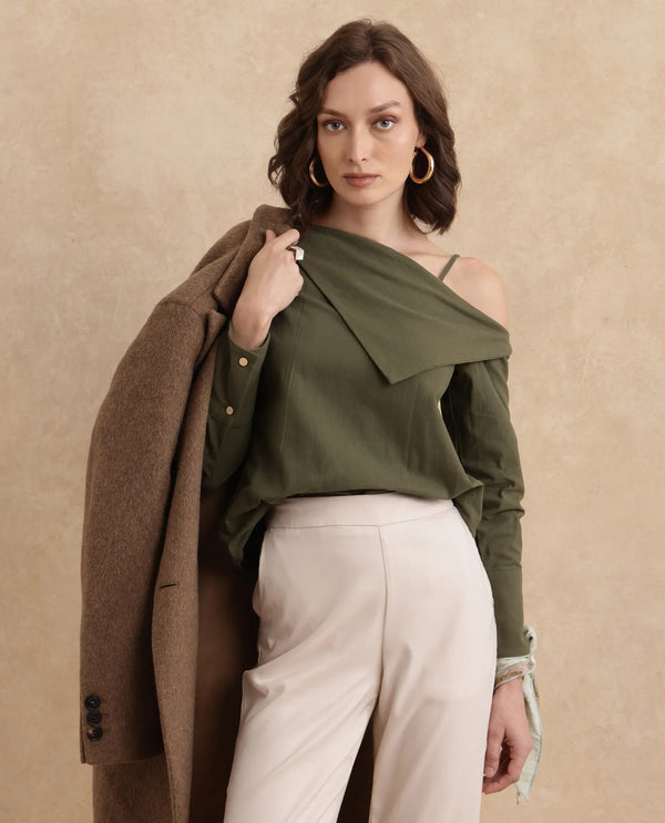 Rareism Women Nimlu Green Cotton Fabric Bishop Sleeve Collarless Plain Top