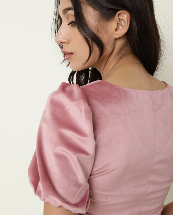 Rareism Women Mun Dusky Pink Velvet Regular Fit Cropped V-Neck Half Sleeves Solid Top