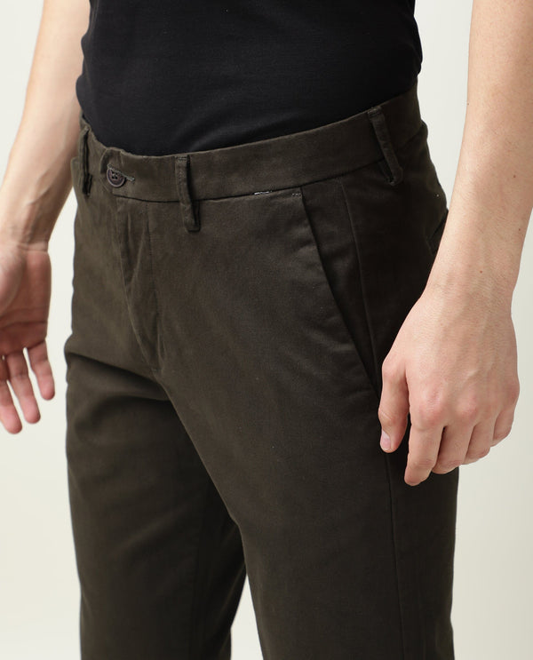 Rare Rabbit Men's Aps Dark Green Solid Mid-Rise Regular Fit Stretch Trouser