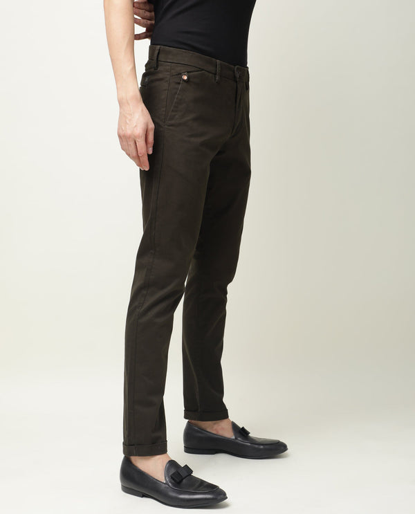Rare Rabbit Men's Aps Dark Green Solid Mid-Rise Regular Fit Stretch Trouser