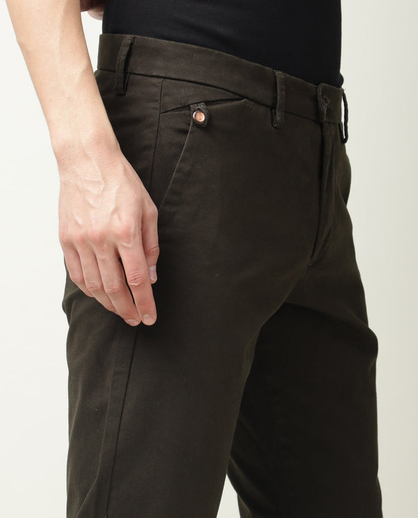 Rare Rabbit Men's Aps Dark Green Solid Mid-Rise Regular Fit Stretch Trouser