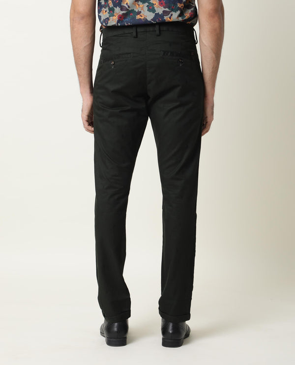 Rare Rabbit Men'S Mazzio Green Solid Mid-Rise Regular Fit Stretch Trouser