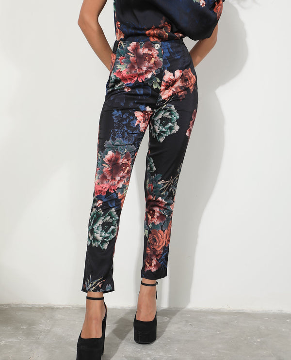 Rareism Women Wingadium Black Modal Fabric Regular Fit Floral Print Ankle Length Trousers