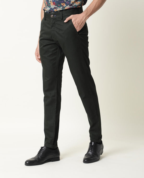 Rare Rabbit Men'S Mazzio Green Solid Mid-Rise Regular Fit Stretch Trouser