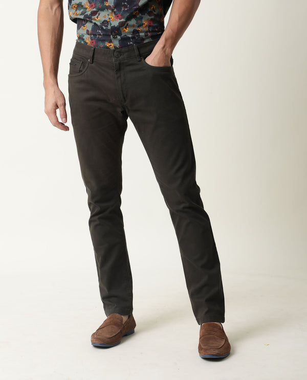 Rare Rabbit Men's Spoke-22 Olive Solid Mid-Rise Regular Fit Trouser