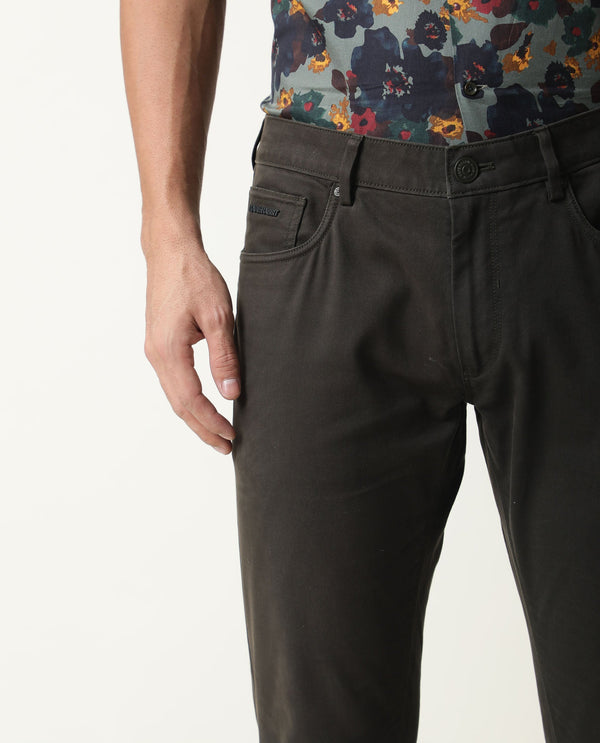Rare Rabbit Men's Spoke-22 Olive Solid Mid-Rise Regular Fit Trouser