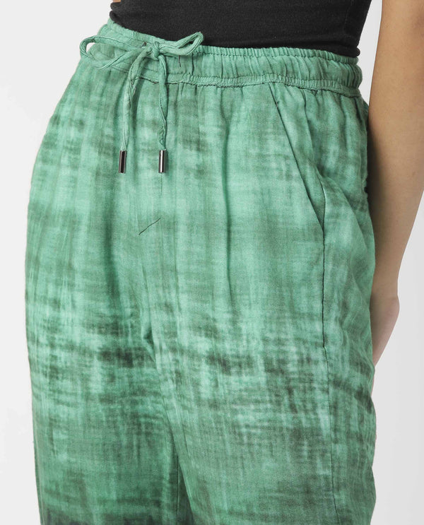 Rareism Women Raymon Green Cotton Fabric Tailored Fit Mid Rise Textured Ankle Length Trousers