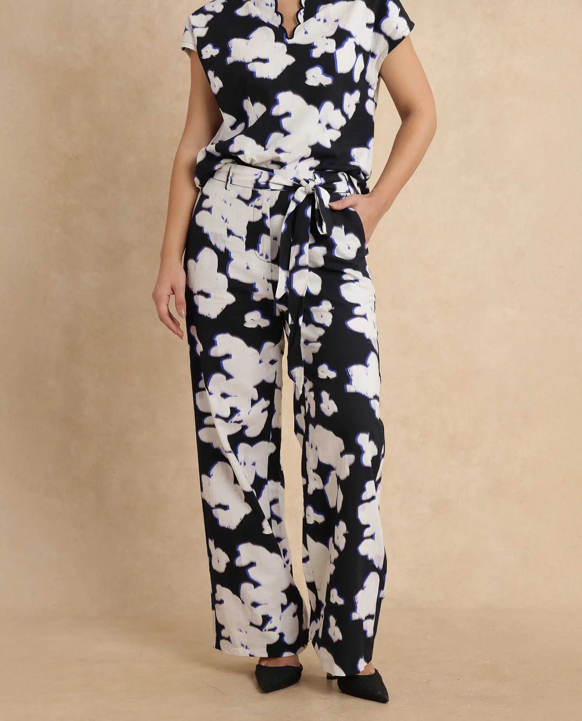 Rareism Women Janfara-B Black 100% Cotton Fabric Wide Fit Ankle Length Abstract Print Trouser