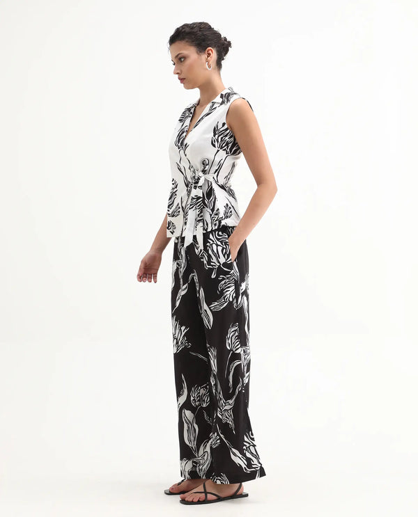 Rareism Women Janfu-B Black 100% Polyester Fabric Wide Fit Ankle Length Floral Print Trouser