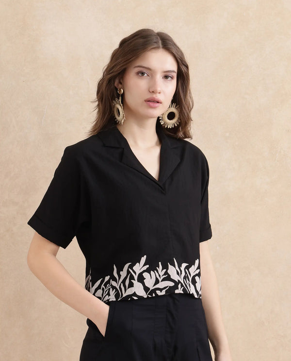 Rareism Women Janhemo Black Viscose Blend Fabric Regular Sleeve Boxy Fit Cropped Floral Print Top
