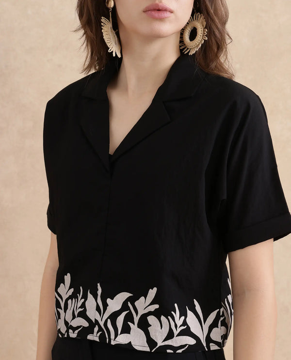 Rareism Women Janhemo Black Viscose Blend Fabric Regular Sleeve Boxy Fit Cropped Floral Print Top