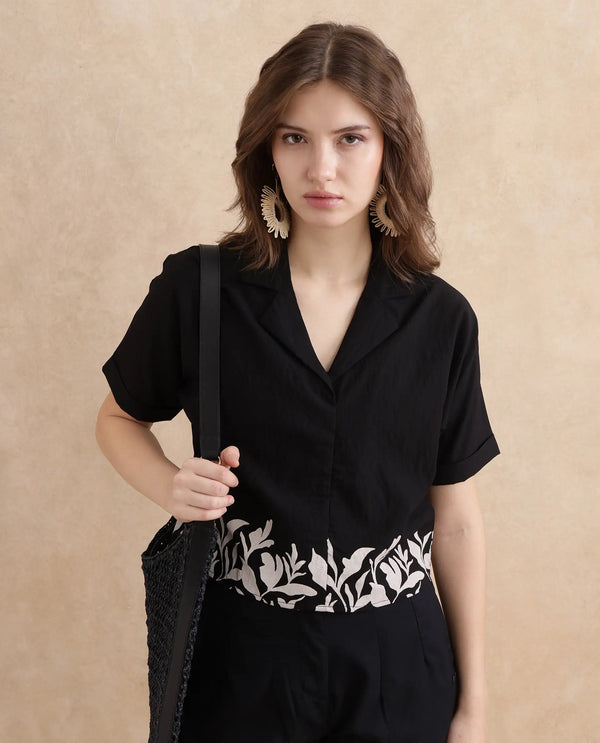 Rareism Women Janhemo Black Viscose Blend Fabric Regular Sleeve Boxy Fit Cropped Floral Print Top