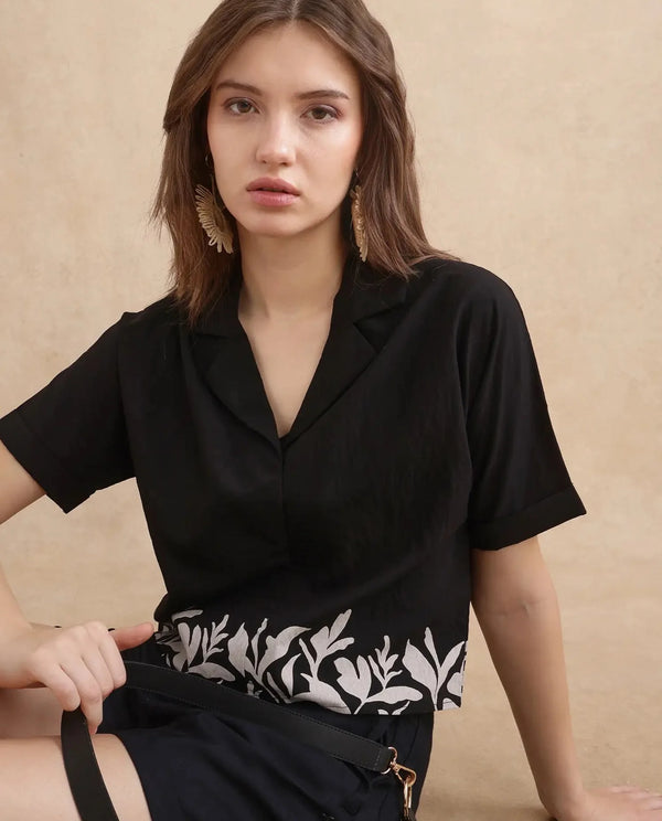 Rareism Women Janhemo Black Viscose Blend Fabric Regular Sleeve Boxy Fit Cropped Floral Print Top