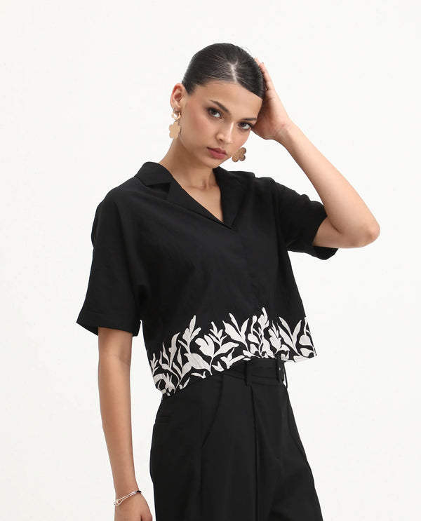 Rareism Women Janhemo Black 85%Viscose 15% Nylon Fabric Regular Sleeve Boxy Fit Cropped Floral Print Top
