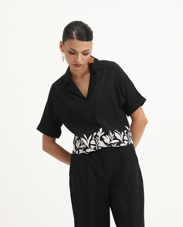 Rareism Women Janhemo Black 85%Viscose 15% Nylon Fabric Regular Sleeve Boxy Fit Cropped Floral Print Top
