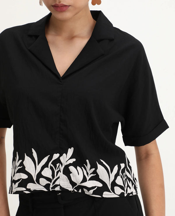 Rareism Women Janhemo Black 85%Viscose 15% Nylon Fabric Regular Sleeve Boxy Fit Cropped Floral Print Top
