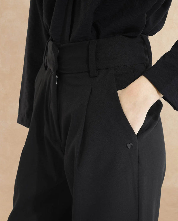 Rareism Women Kaish Black  Straight Fit Ankle Length Plain Trouser